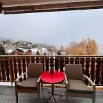 Complet Dans Le Centre De * Crans-Montana