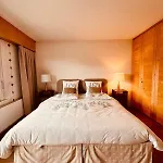 Complet Dans Le Centre De Crans-Montana