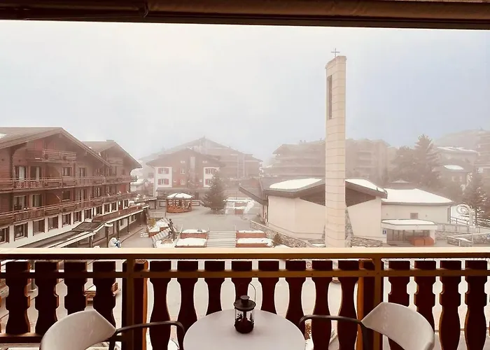 Complet Dans Le Centre De * Crans-Montana